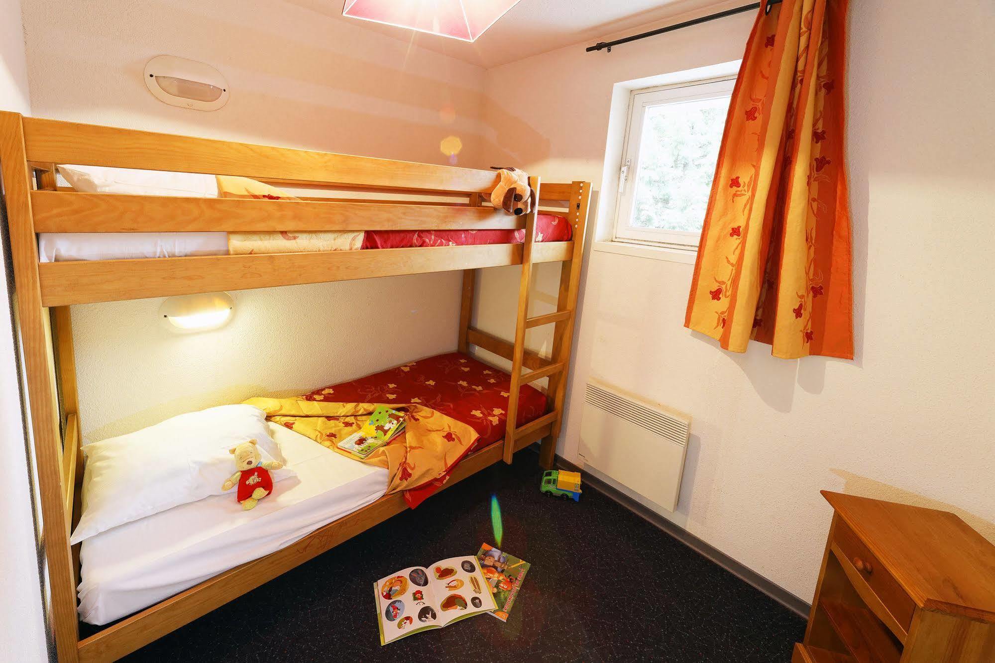 Residence Nemea Les Grands Ax Акс-ле-Терм Екстериор снимка