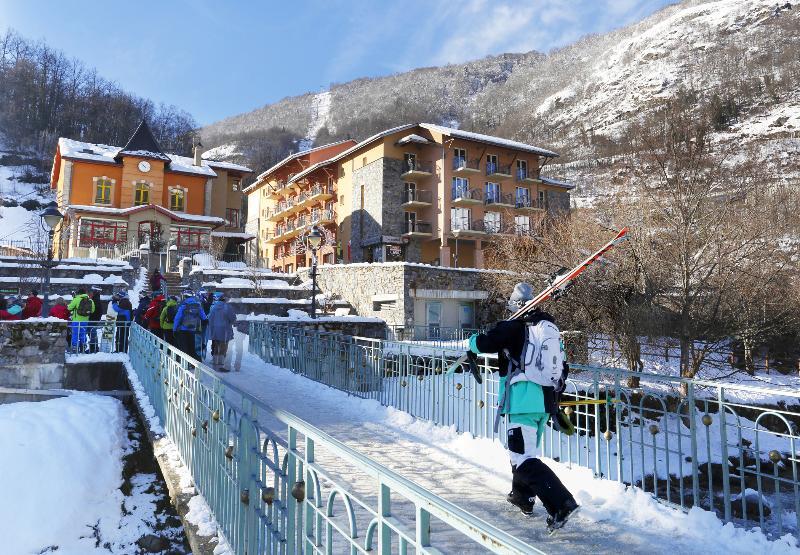 Residence Nemea Les Grands Ax Акс-ле-Терм Екстериор снимка